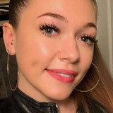 Linda from Chicago | Woman | 31 years old | Libra