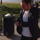 Guy from Hollywood | Man | 44 years old | Aquarius