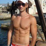 Manos from Budapest | Man | 43 years old | Leo