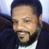 Tee from Galesburg | Man | 43 years old | Gemini